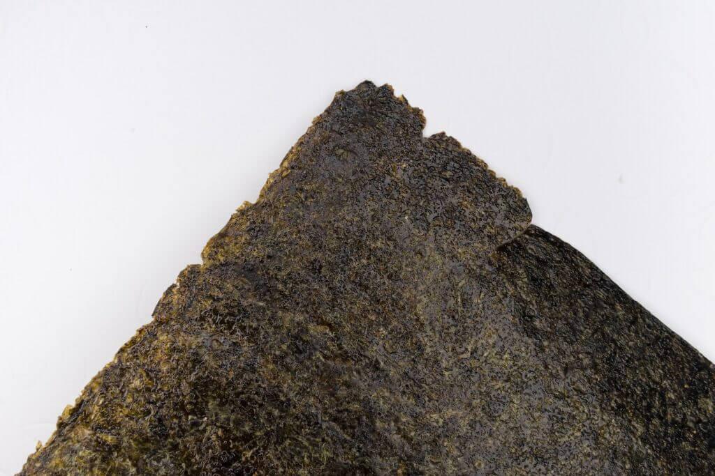 nori seaweed contains vitamin B12