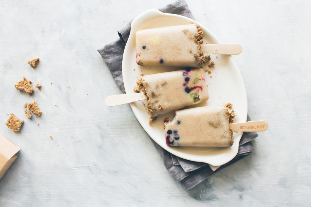 Ice pop recipe with fresh fruit and granola