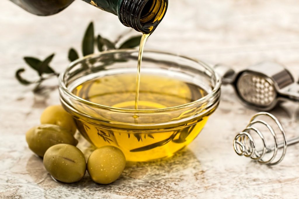 Is Olive Oil Good for Your Skin? - The Science Behind the Trend 